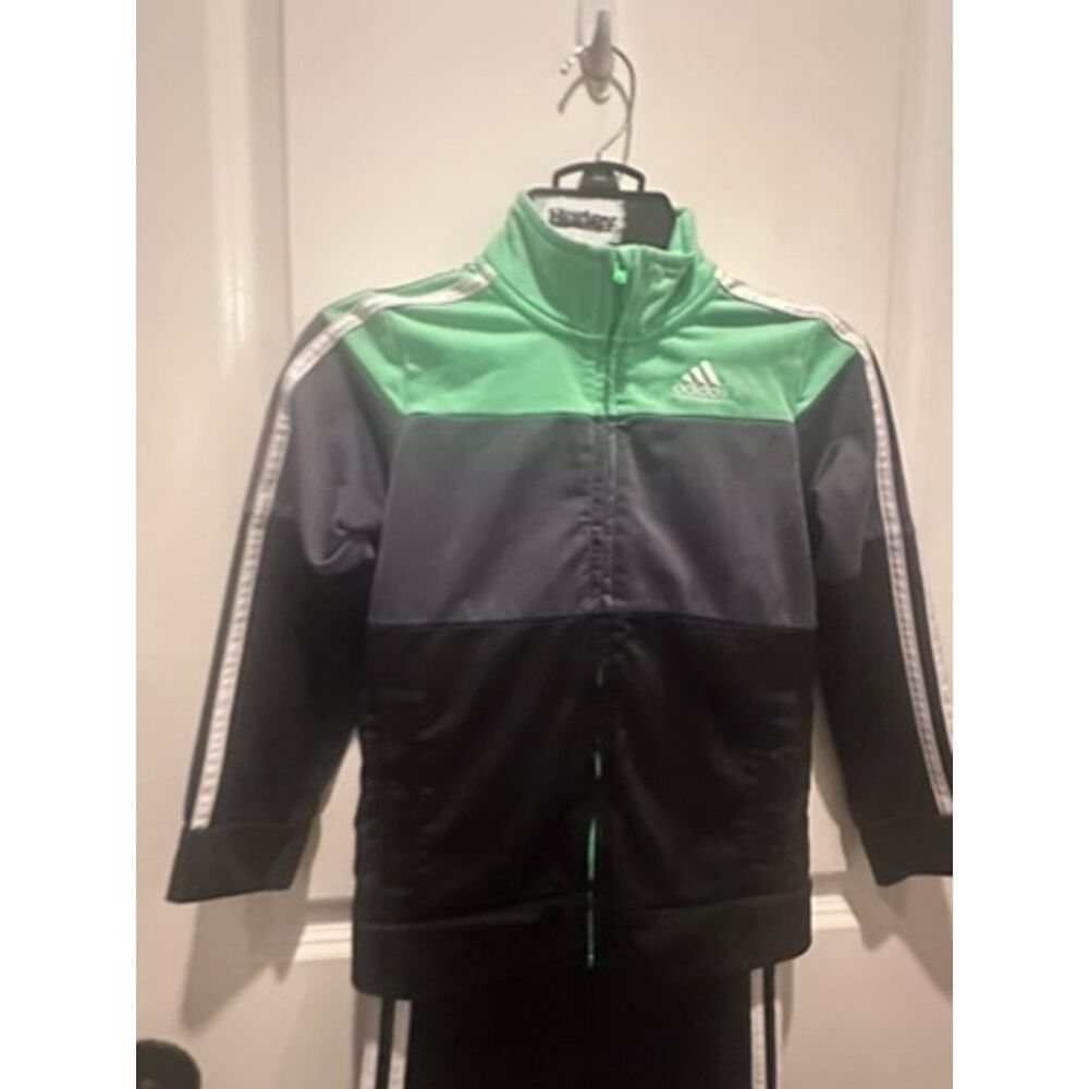 Adidas Unisex 2 Piece Tracksuit - Green, White & Black Size 6 - Picture 2 of 12